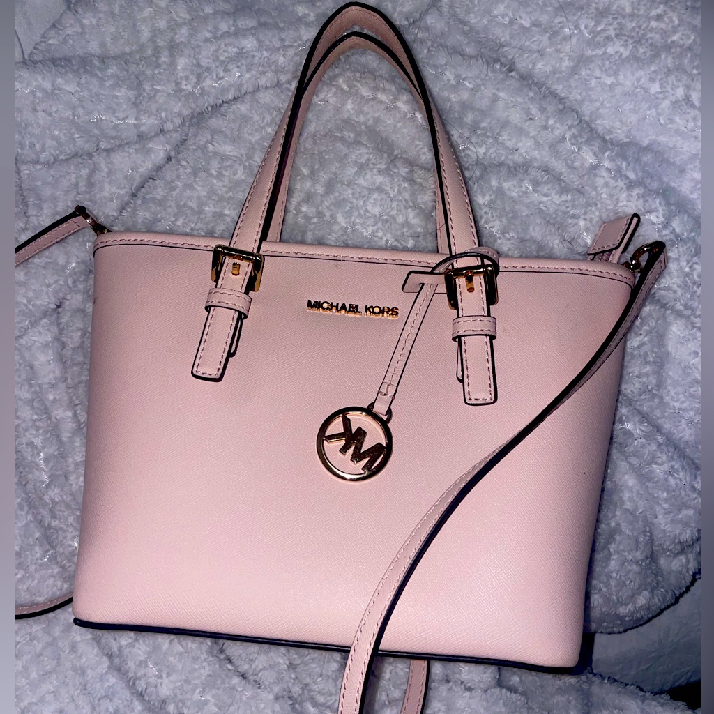 This Bag Is In Excellent Condition And Is Just As New Never Really Used It